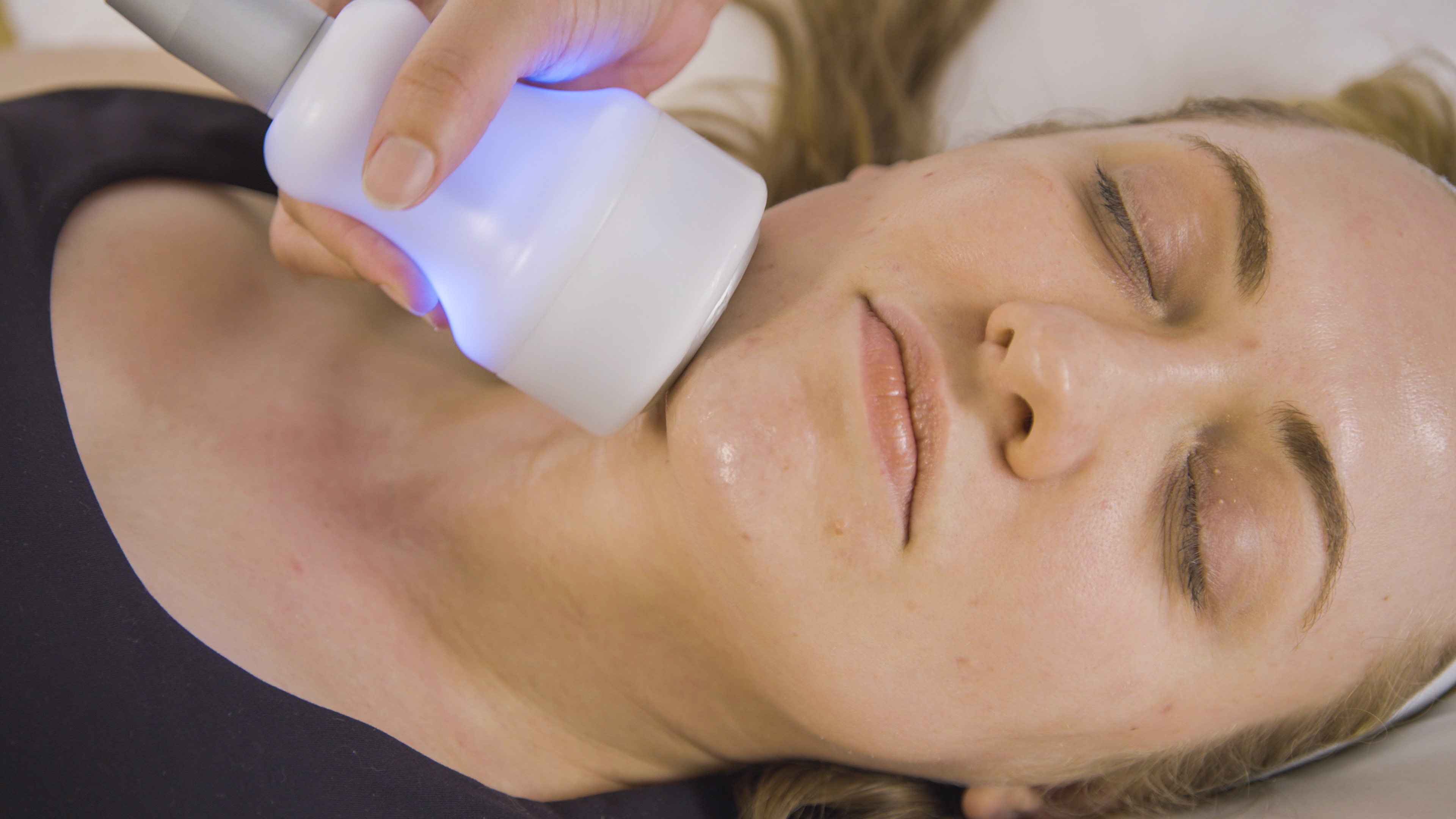 Cryo Facial with Cryo T-Shock